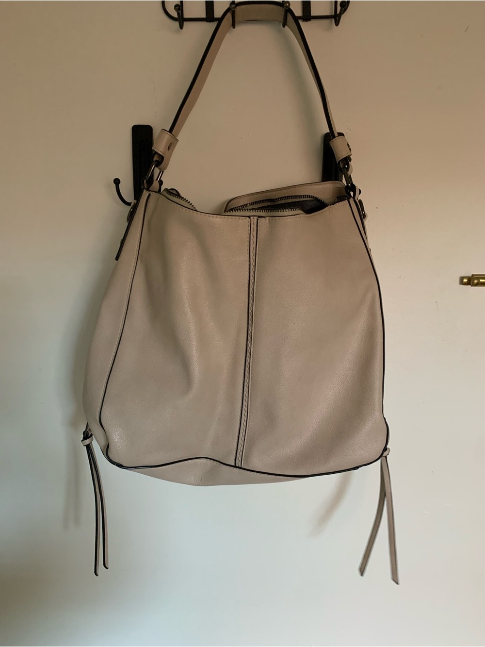 Realer Hobo HandBag off white